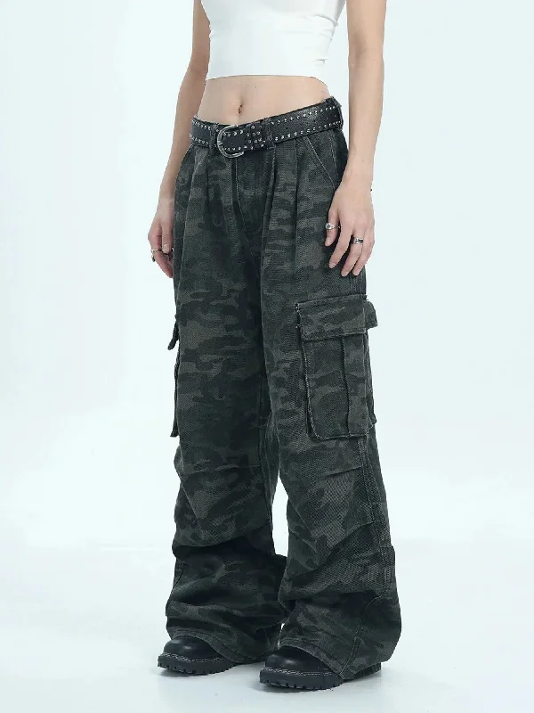 Camo Knee-Pleats Cargo Pants